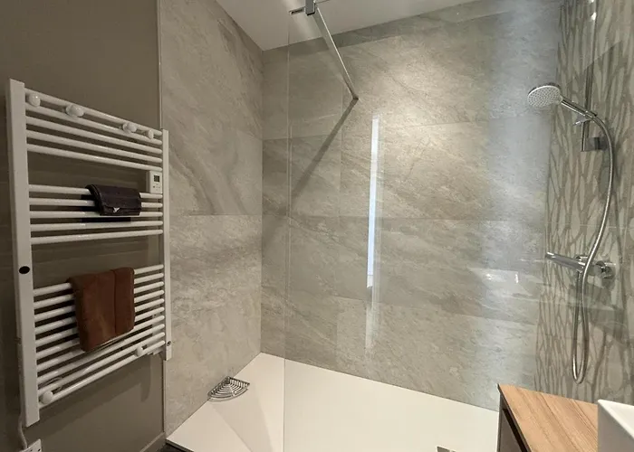 Contemporain Cote Sioule A Ebreuil, 4 Pers, Jardin - Fr-1-489-551