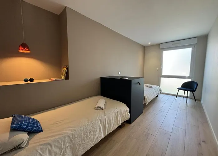 Contemporain Cote Sioule A Ebreuil, 4 Pers, Jardin - Fr-1-489-551 Holiday home *