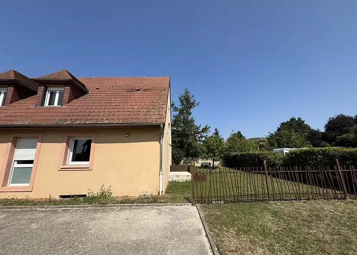 Contemporain Cote Sioule A Ebreuil, 4 Pers, Jardin - Fr-1-489-551 Holiday home